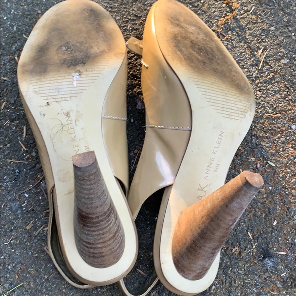 Shoes - Picture 2 of 3